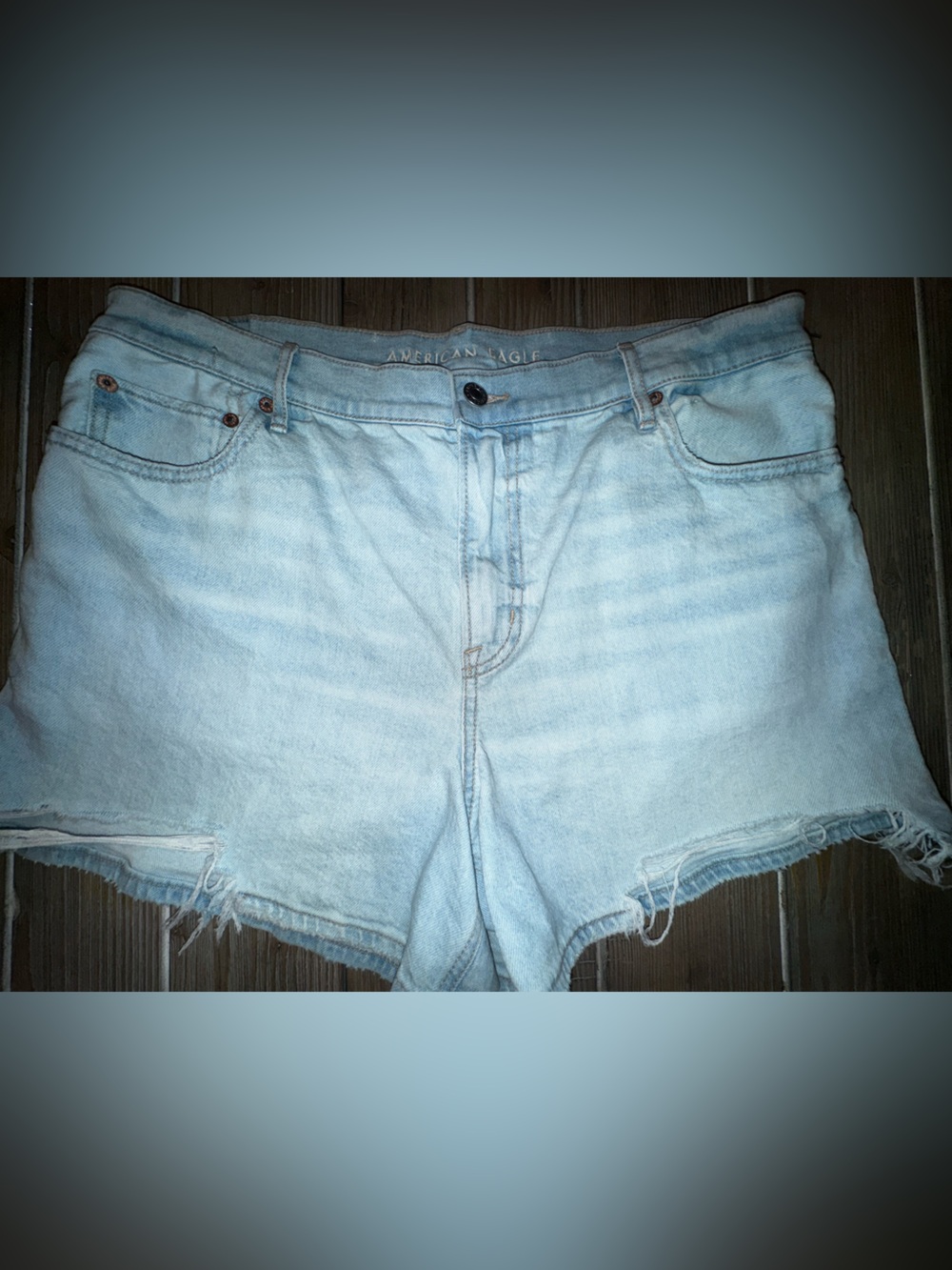 American Eagle Outfitters Relxed Fit Light Wash Distressed Denim Cutoff Shorts - Picture 2 of 12